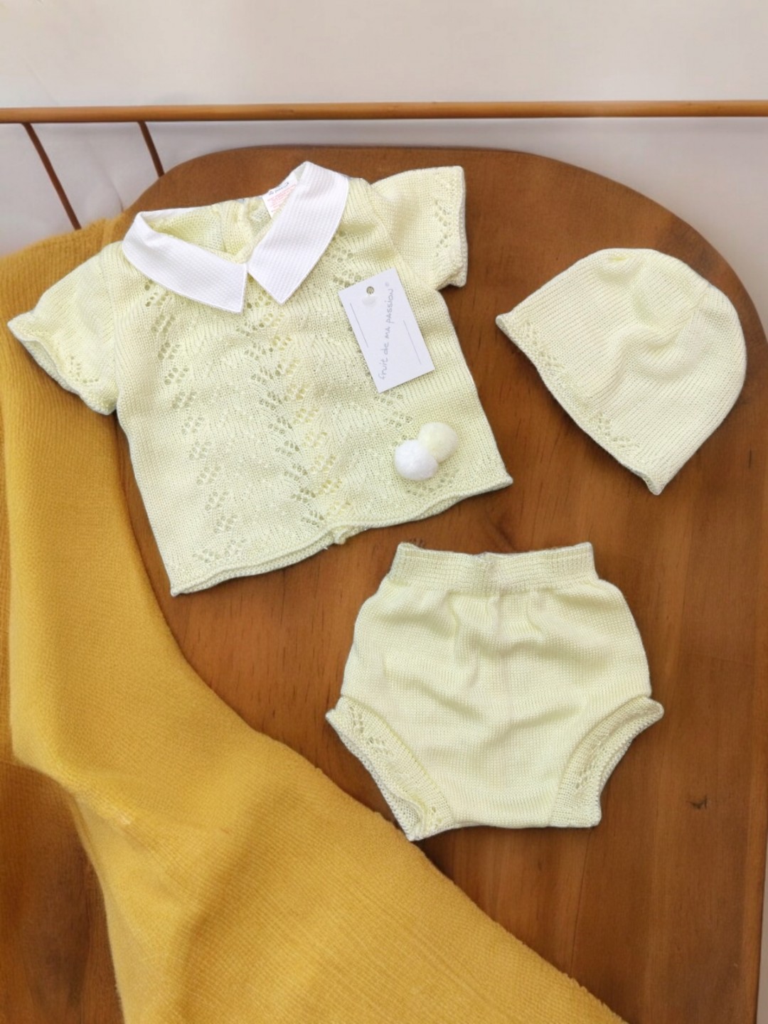 Completo filo neonata 0-3 mesi 3pz maglia mutindina e cappellino